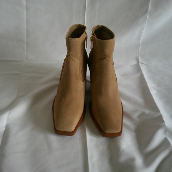 NWOT- Vince Camuto Tan Ankle Boots - Picture 3 of 9